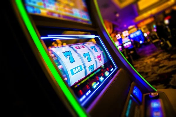 Live blackjack on minitoto minitoto blackjack table with professional dealer and player cards